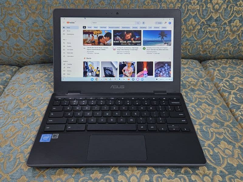 Asus Super Slim Chromebook 4