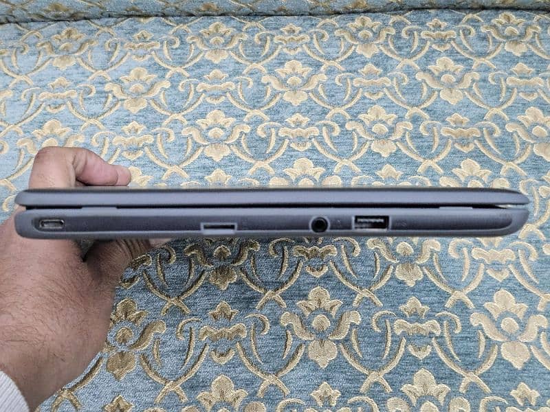 Asus Super Slim Chromebook 8