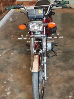 Honda 125 Lush condition. 17hazar chali hui