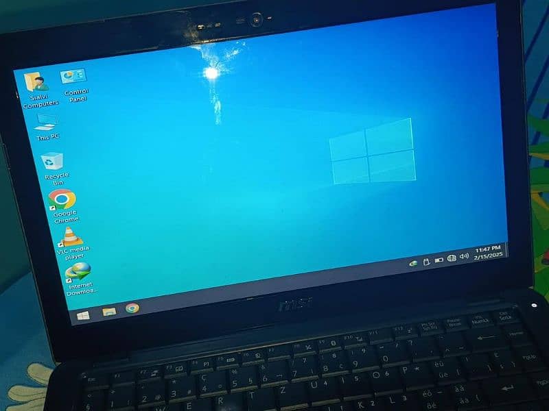 laptop with clear screen 0