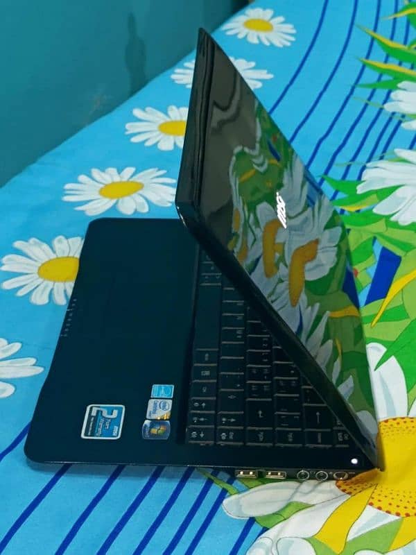 laptop with clear screen 1