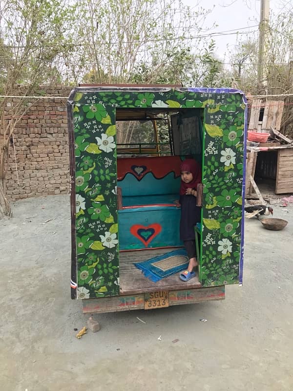 Tez raftar rickshaw available  read add please 3