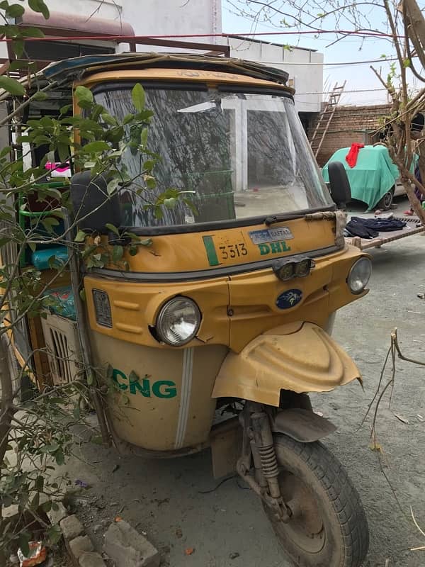 Tez raftar rickshaw available  read add please 6