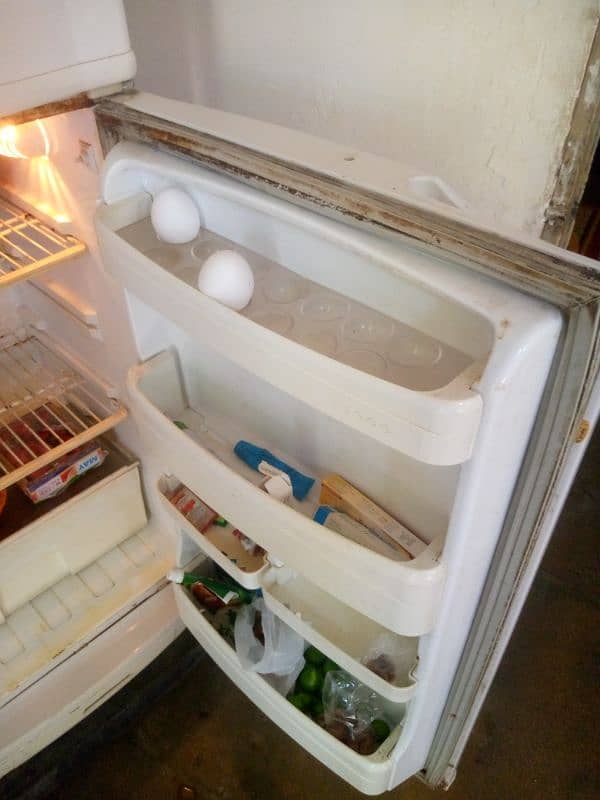 Refrigerator 4