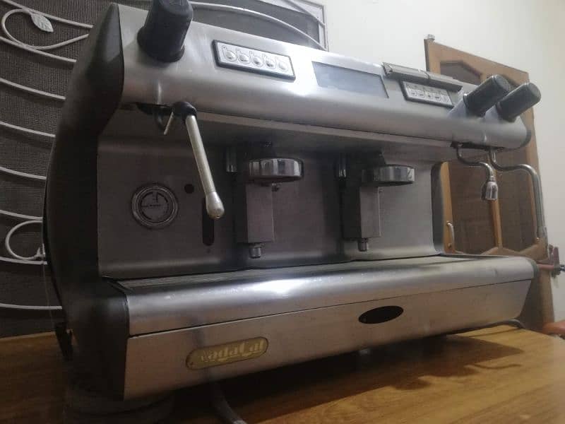 coffee machine with grinder 4