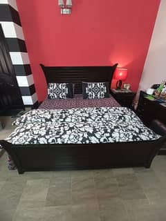 room bed set with dressing and mattress