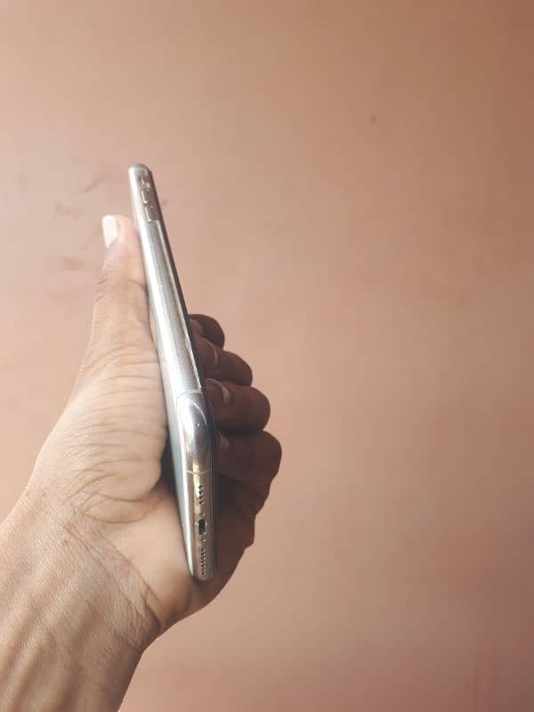 iphone 11 pro max  non pta factory unlock  03203018290 whatapp 2