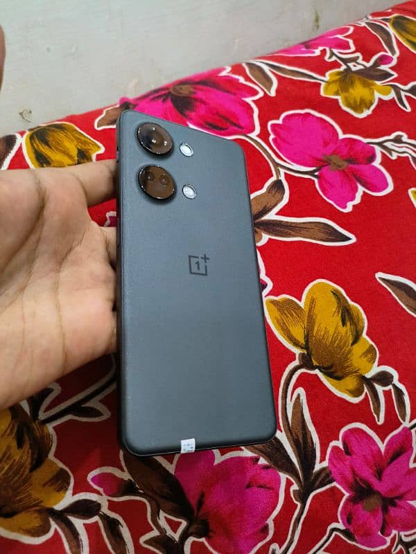 one plus Ace 2v 5G, pta dual sim,28/256 7