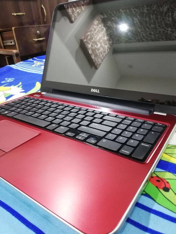 Dell inspiron 5537 core i3 4th genration 8 GB ram 500GB hard 0