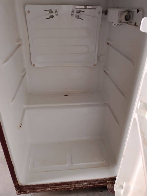 Pel original refrigerator urgent sell. 1