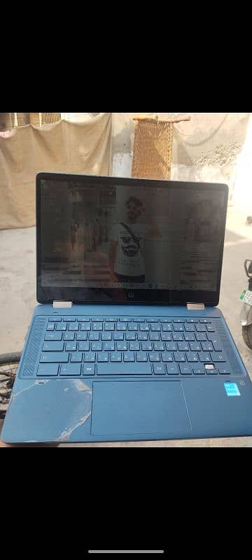 Chromebook laptop For sale ha and touch screen han 3