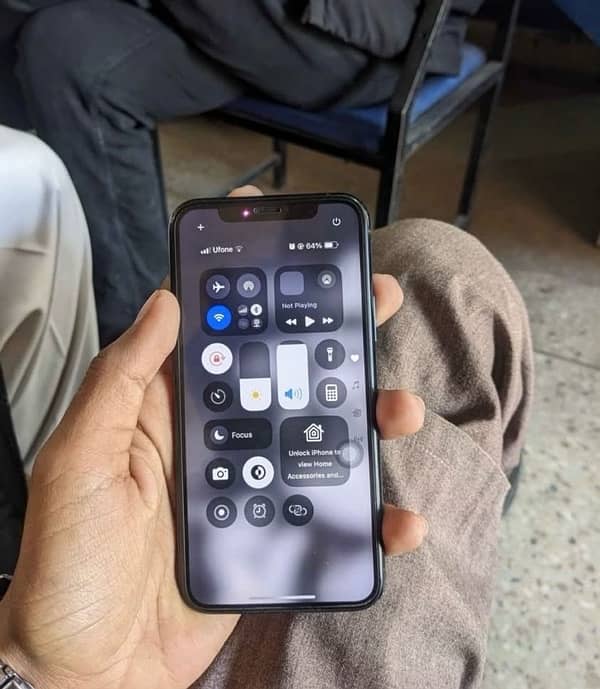 iPhone 11 Pro 256gb dual sim approved 5