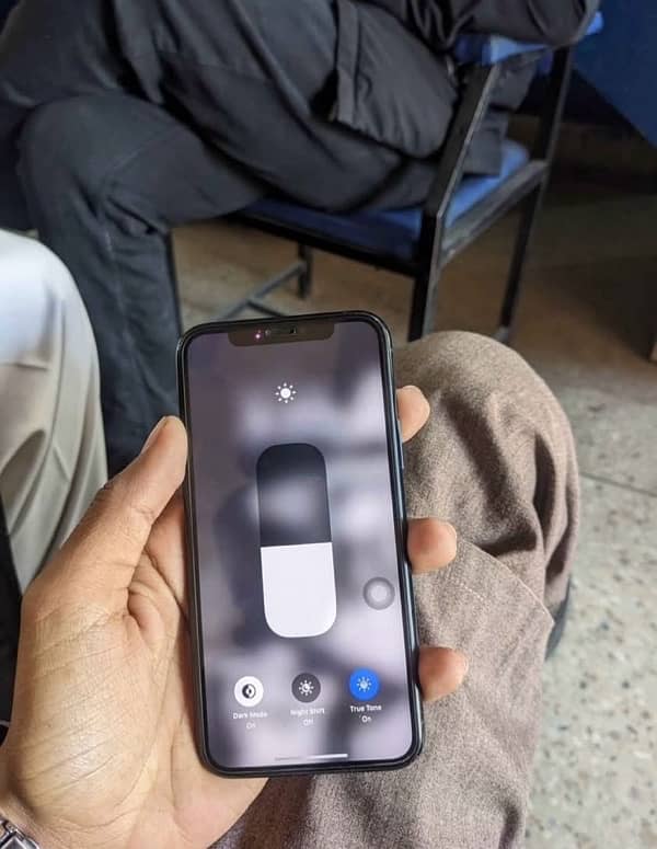 iPhone 11 Pro 256gb dual sim approved 6