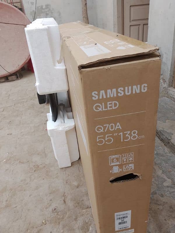 Samsung QLED Q70A gaming Monster 3