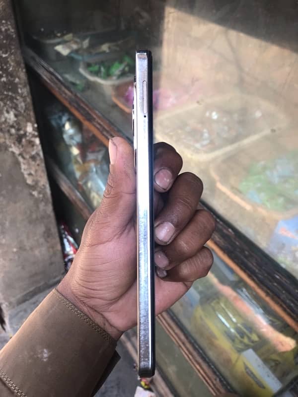 infinix hot 40 8+8 256gb 2