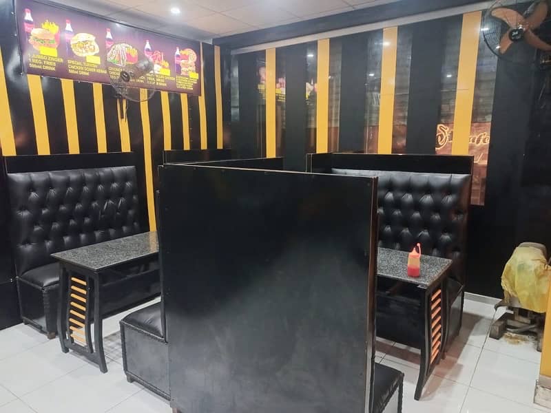 Sofa 3 seater Restaurant Ka Liya Hain…. 1