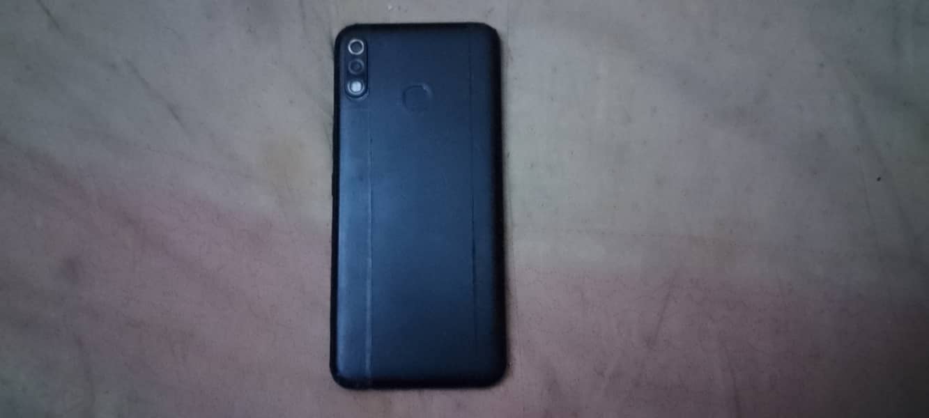 Infinix Hot 8 lite 1