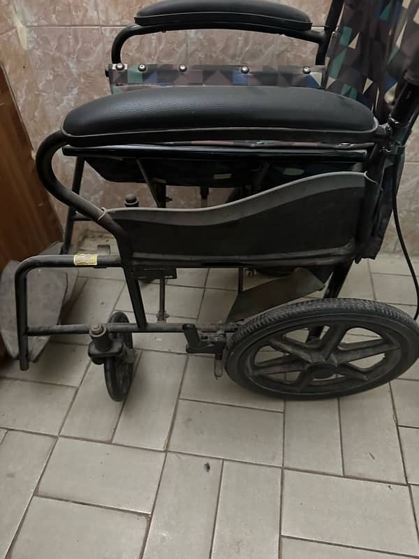 wheel chair with breaks 1