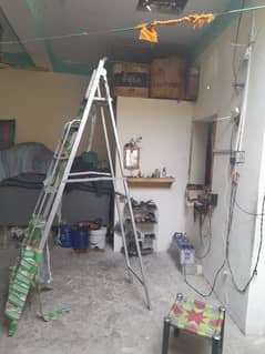 8 Feet Ladder