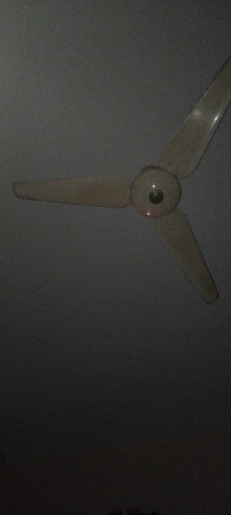 Millat old fan very high speed fan air was very vast. 0