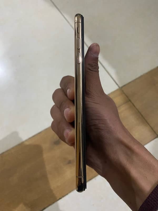 iphone xsmax 77 health 64gb non pta 4