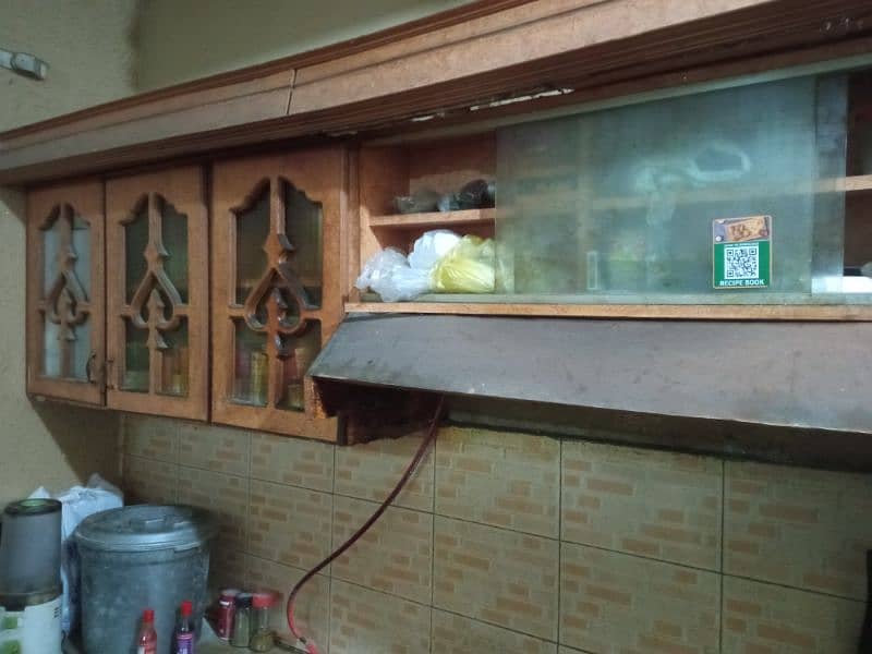 kitchen cabinets used. free  ضرورت مندوں کے لیے مفت 1