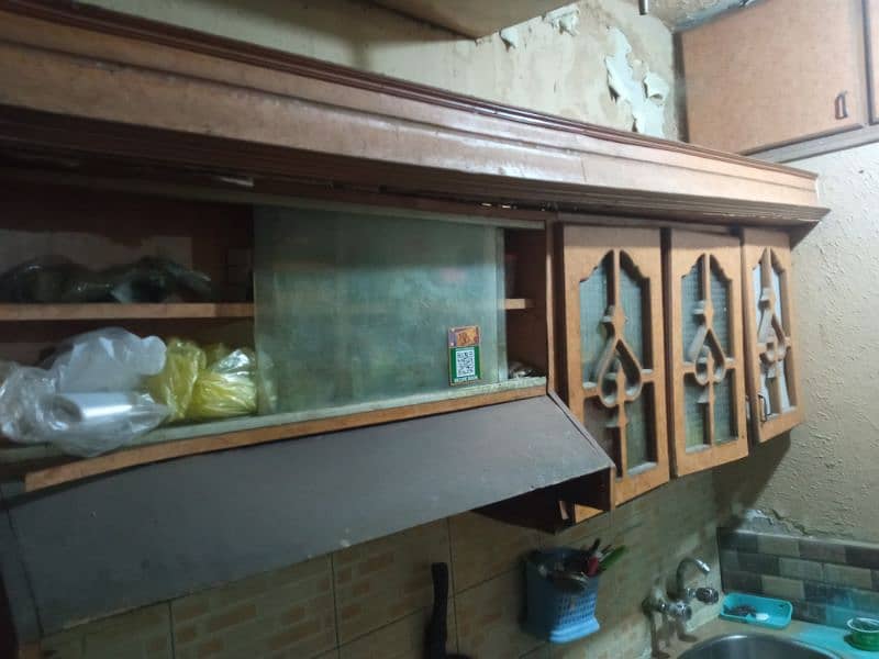 kitchen cabinets used. free  ضرورت مندوں کے لیے مفت 2