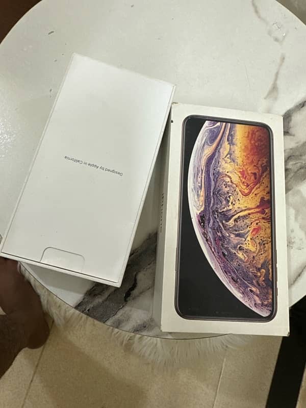 iPhone XS Max 0