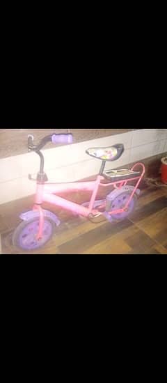 girls cycle