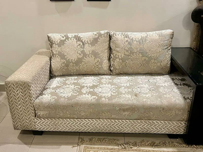 5 seater sofa almost new condition 1