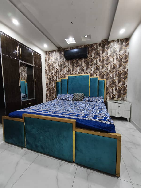 1 Bedroom VIP Full furnish flat per day available in Bahria town Lahore 0