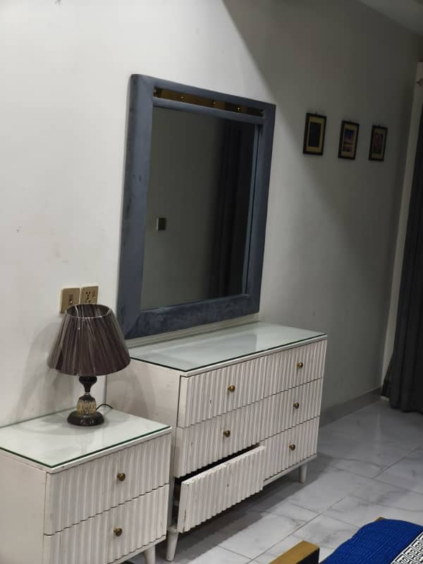 1 Bedroom VIP Full furnish flat per day available in Bahria town Lahore 8