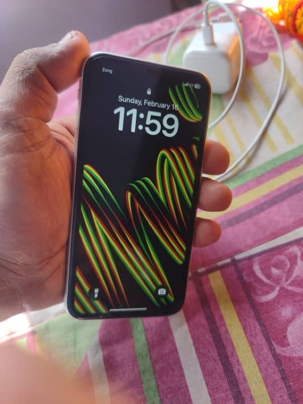 iphone 11 128gb pta approve 10/10 4