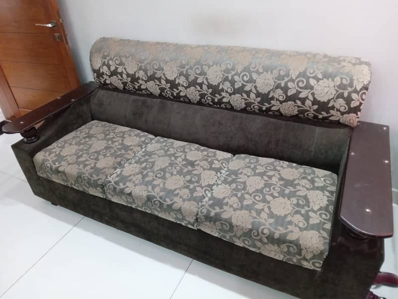 sofa 6 seater. 3