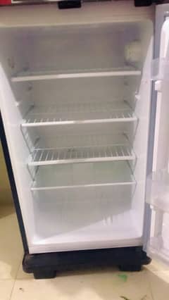 Dawlance fridge available for sale just like new hardly 2 months used