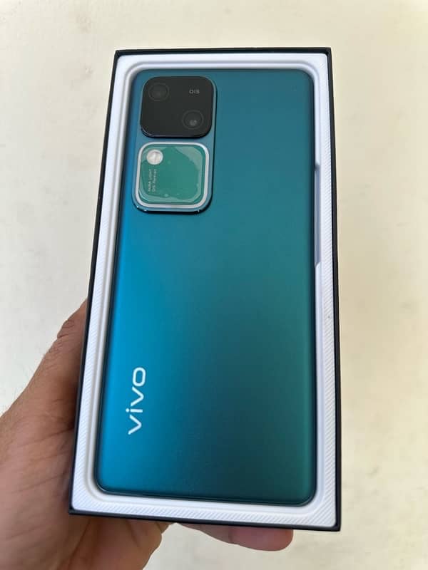 Vivo V30 12GB ram 256GB memory complete box 5G 2