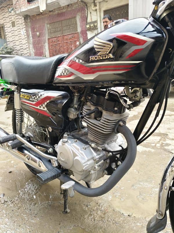 honda 125 2024 black new condition 10/10 0