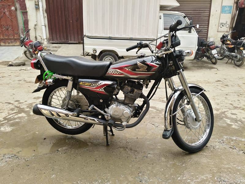 honda 125 2024 black new condition 10/10 5