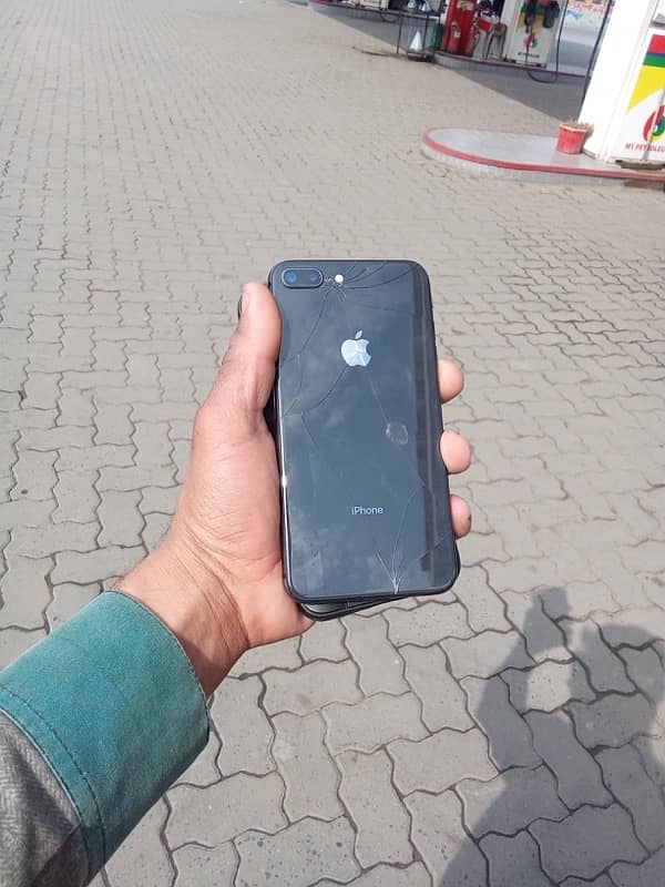 iPhone 8 Plus 64 GB 1