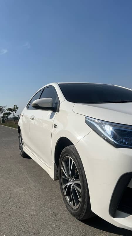 Toyota Corolla Altis 2019 4