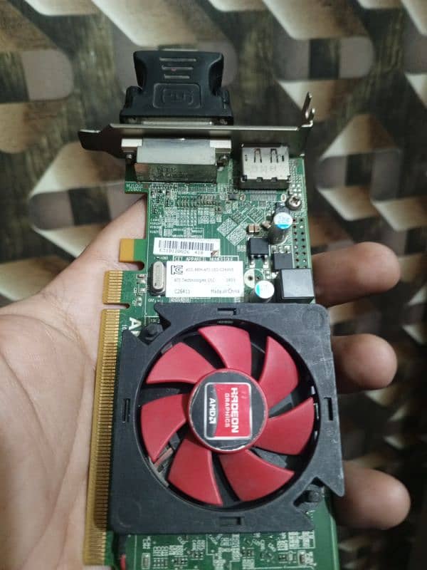 1 Gb graphic card Amd HD 7000 series 5