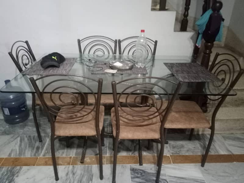 Dining table new condition johar town lahore 0