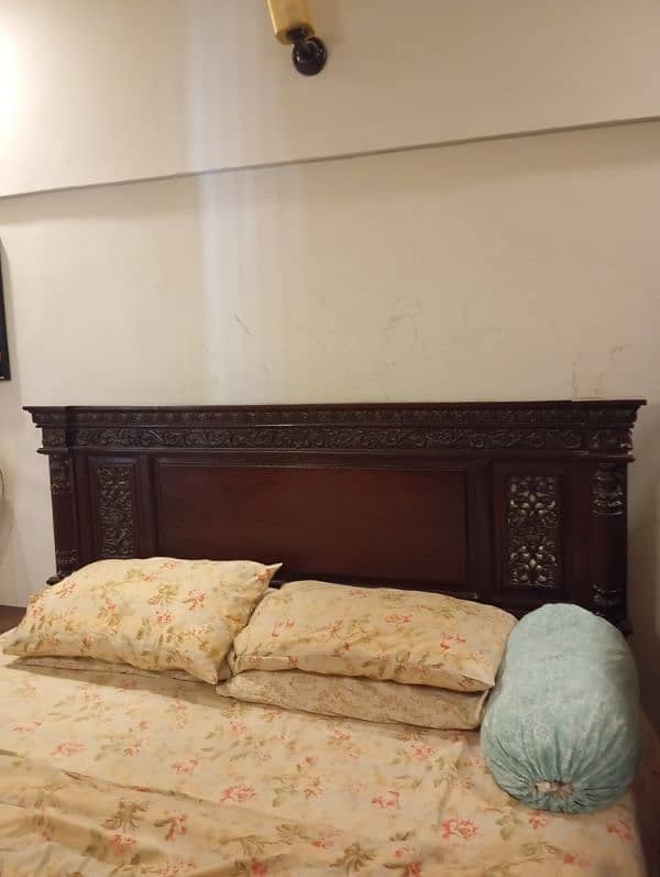 bedroom set shesham partex size 6 by 6.5 with mattress 3