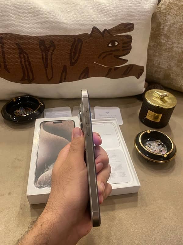 iPhone 15 Pro Max 256gb Natural Titanium ! 9