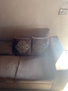 sofa set ( 3,2,1)  urgent sale