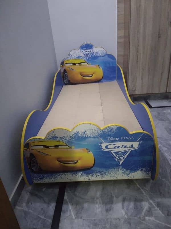 chaild car bed 0