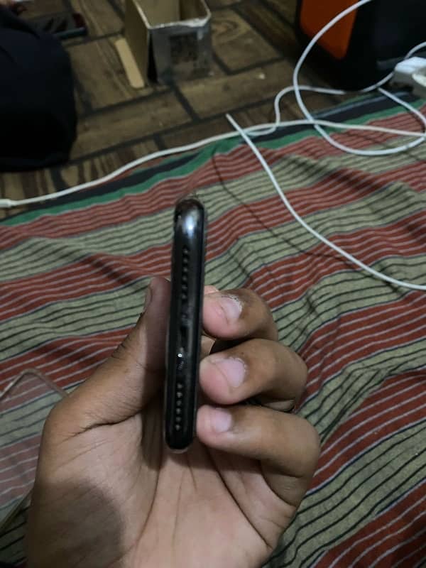 iPhone X in best condition 3