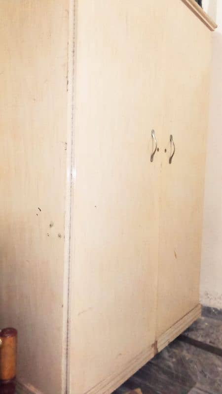 skin wooden wardrobe with good height 8