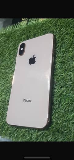 iPhone XS  my wahats app number 03246324873