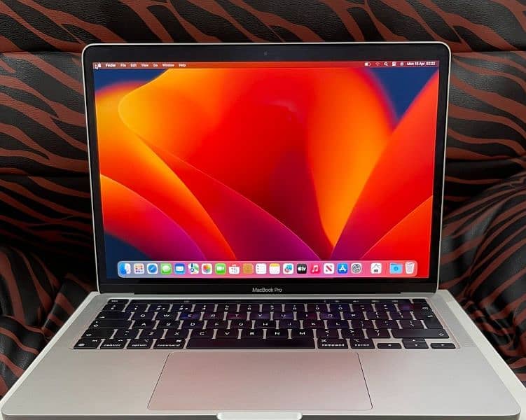 macbook pro late- 2020 16GB RAM, 512GB SSD, Excellent Condition (9/10) 0